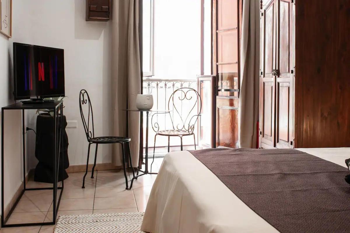 Castello'S Rooms Кальяри Экстерьер фото